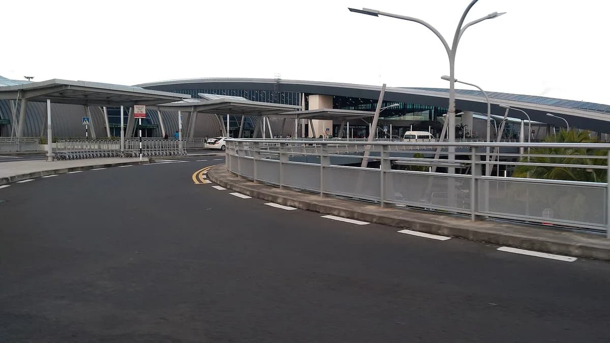 SSR Airport Guide: Arriving and Picking Up Your Car